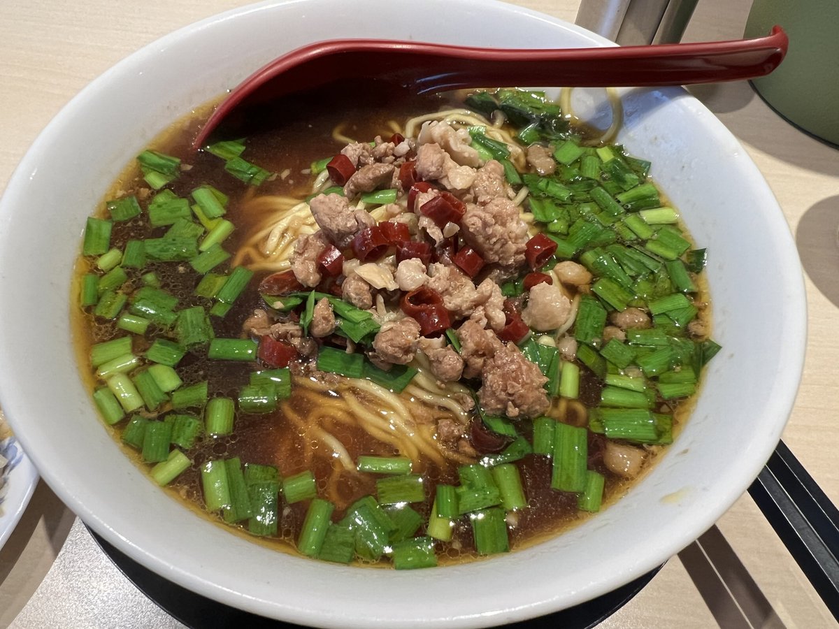 iechi_tasu's tweet photo. 辛くて鼻水ドバドバで味しなくなりました
おそらくは美味しかったです https://t.co/MftsZ9LcpF