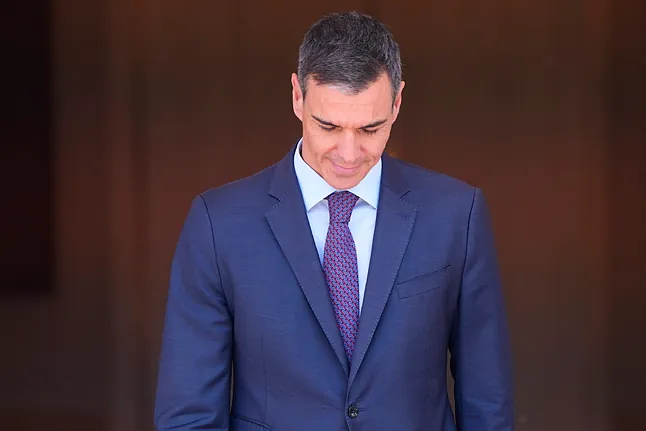 veintimillapie's tweet photo. Sánchez ya suma 126 imputados en su gobierno y altos cargos y dice que no pasa nada. https://t.co/bkHbK8D9ZC