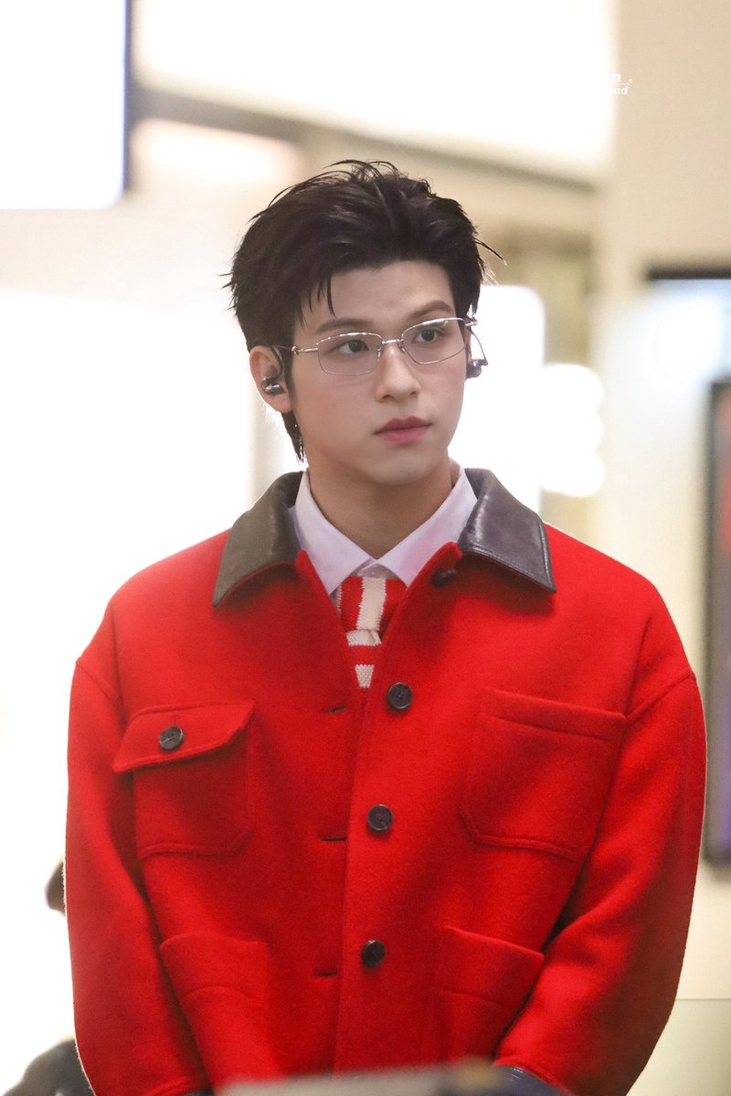 cottonclou_d's tweet photo. วันนี้สกายเป้นหนุ่มแว่น หล่ออ่าดิ๊

SKY AT THE MALL LIFESTORE NGAMWONGWAN

#TheMallNgamwongwanxSky
#BANGKOKSHOPPINGFEST 
#skywongravee https://t.co/UlZMwIPvvt