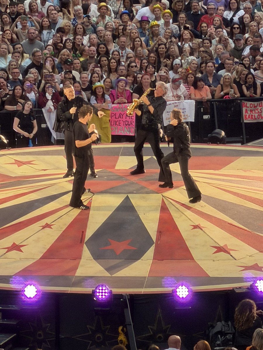 staceyauld13's tweet photo. Take That, you were absolutely amazing last night.. What a show! 😮‍💨👏  #ThatThat #Aviva #Dublin https://t.co/bi3C07t43z