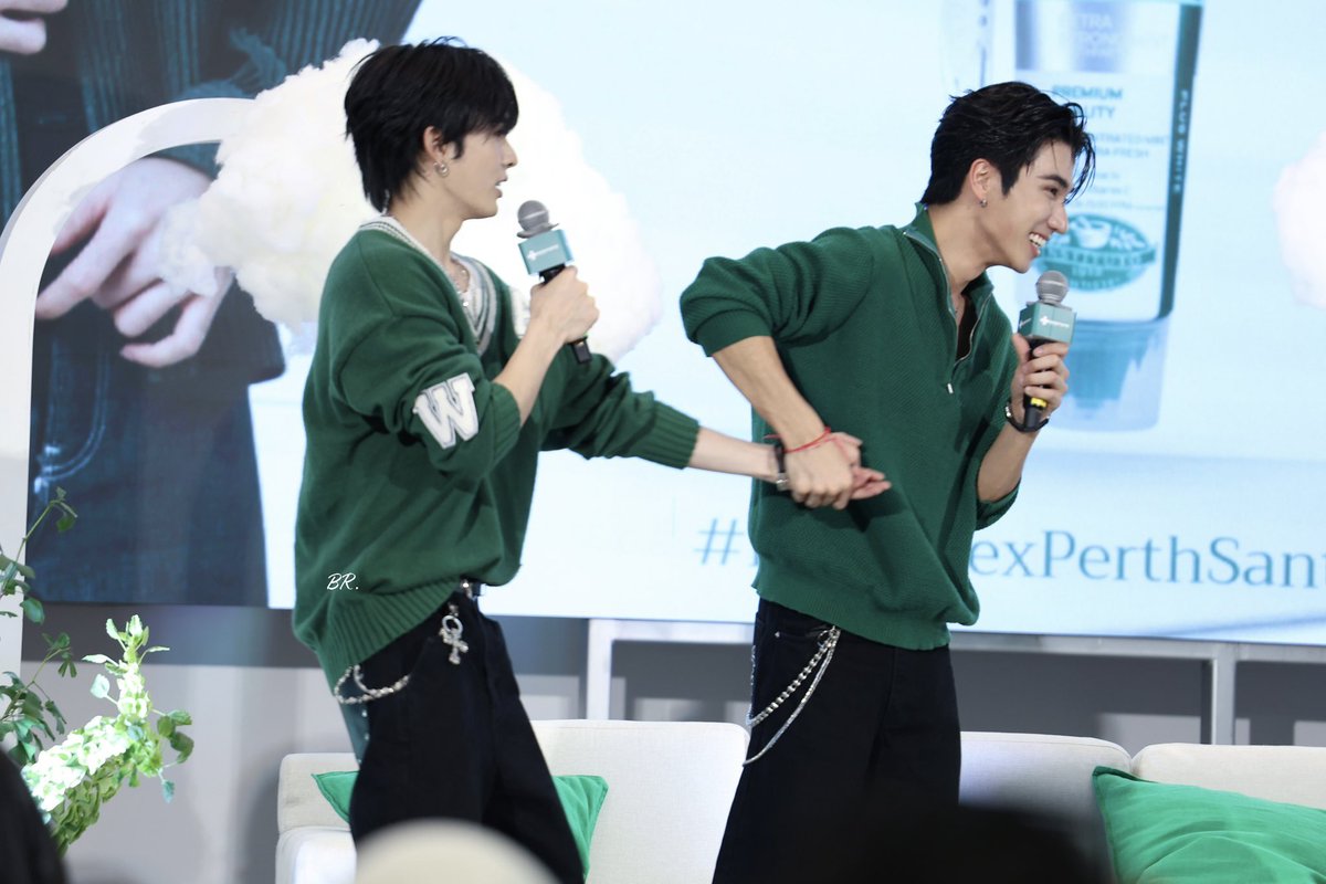 MeiM17962009's tweet photo. จะไม่ให้น้องห่างไปเลยเลยติ 😌

PERTHSANTA FRESH BREATH 

#DENTISTEXPERTHSANTA https://t.co/glzfJgTsNA