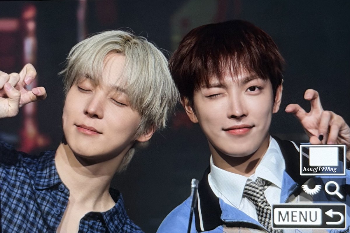 hongj1998ng's tweet photo. 260705 헬로라이브 pre 
댕쭝디오랜만🥺✌️

#에이티즈 #ATEEZ #홍중 #HONGJOONG
#윤호 #YUNHO https://t.co/MW9aFZdQbP