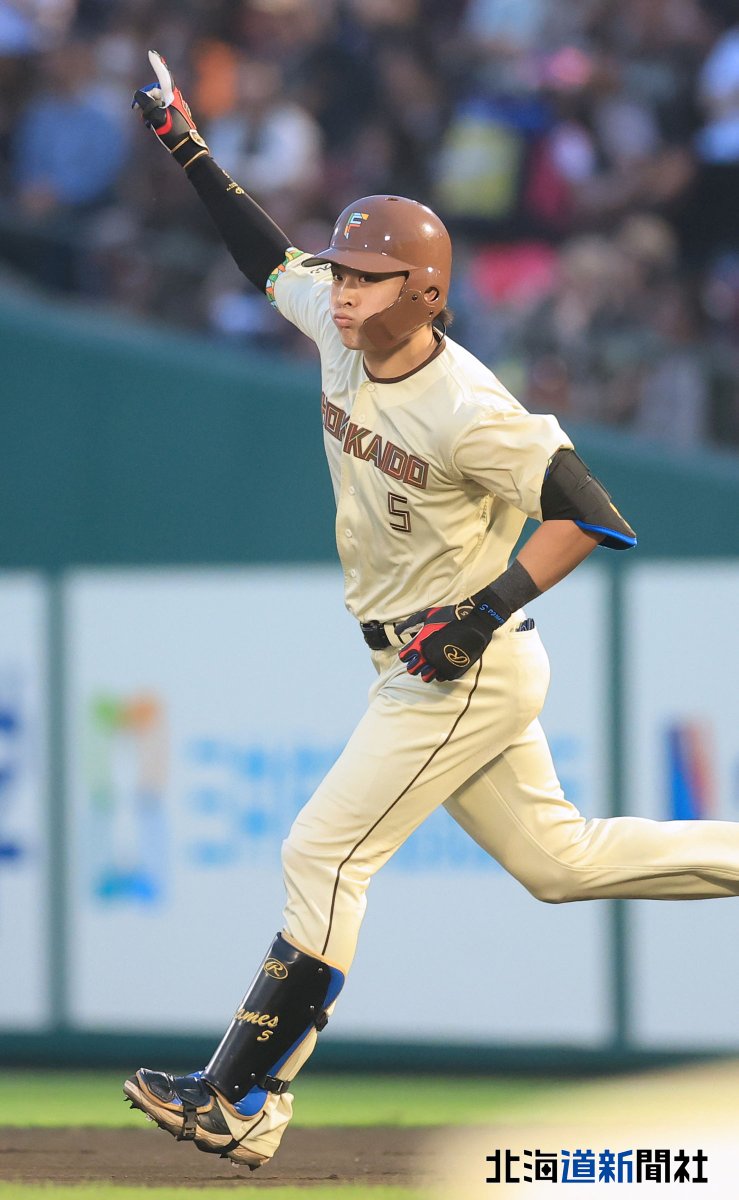 photo_doshin's tweet photo. #北海道日本ハムファイターズ は5日、楽天モバイル 最強パークで楽天と対戦。#野村佑希 選手らの本塁打で6－3で勝利しました。
#清宮幸太郎 #進藤勇也 #lovefighters #ドミれ

▽ファイターズの記事はこちらから▽  
https://t.co/psgooVh7Yl https://t.co/flV39cGdRR