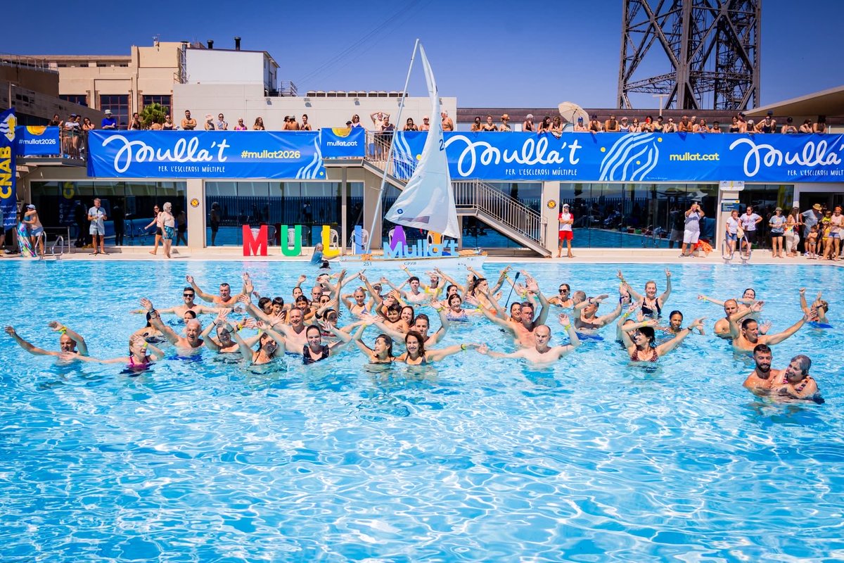 Junts_BCN's tweet photo. 💦 Com cada any, des de Junts per #Barcelona participem en l’acte central del #MULLAT2026 que organitza @FundacioEM.

Des del Club Natació Atlètic Barceloneta (@CNAB_oficial) ens hem llença’t a la piscina! 

I tu? Ho has fet a la piscina del teu municipi? Anima’t i llença’t. 🏊🏻‍♀️🏊🏻‍♂️ https://t.co/uYVrYy49PZ