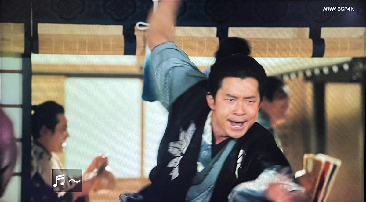 naoejou's tweet photo. ソイヤ！ソイヤ！
流石、一世風靡セピアのメンバーの子息😂
#豊臣兄弟 https://t.co/Tq3db1VOI5