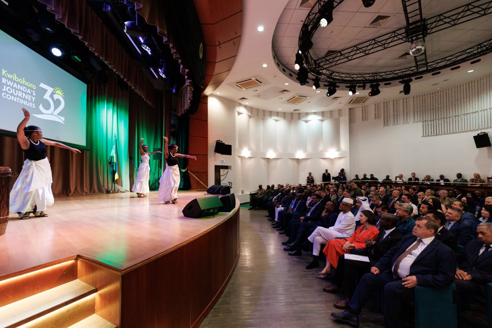 IGIHE's tweet photo. Abanyarwanda batuye mu Burusiya no muri Belarus bifatanyije n’u Rwanda kwizihiza ku nshuro ya 32 Umunsi wo Kwibohora, hibandwa ku iterambere Igihugu kimaze kugeraho nyuma yo guhagarika Jenoside yakorewe Abatutsi no kongera gushimangira umubano n’amahanga.

➡️https://t.co/1zikvl0Myh
✍️@LeonidasLucky1