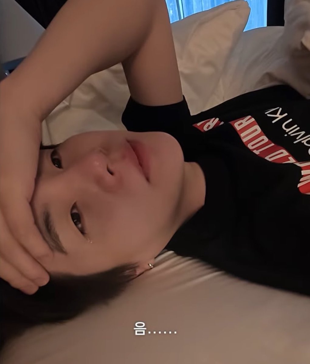 Yc3rXpjO1iGvF96's tweet photo. どうしてBTSは全員寝起きからビジュいいの？？何か特殊な訓練を受けたりしている？
https://t.co/jqJ5KuUfx2 https://t.co/v4DUognPBJ