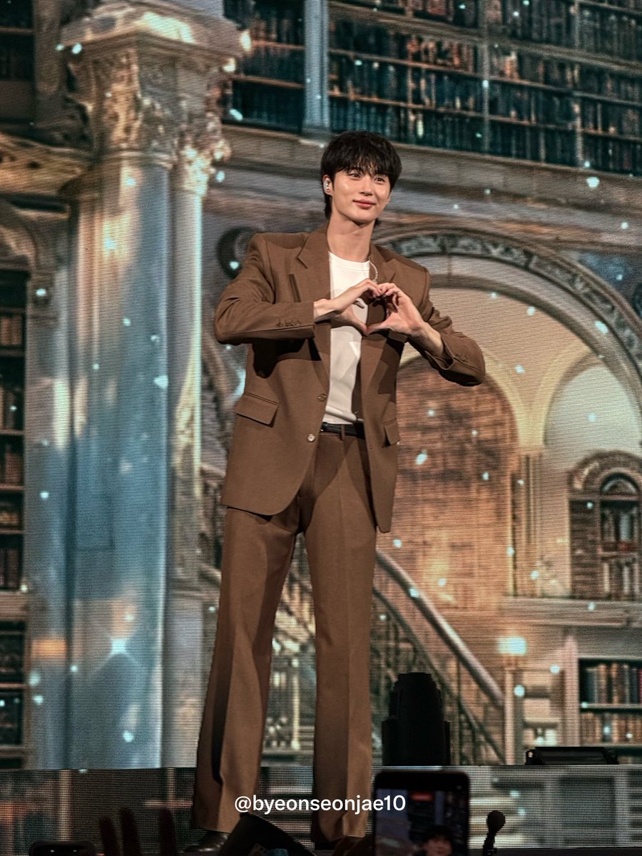 byeonseonjae10's tweet photo. 세상에서 젤 이쁜 사랑둥이🥹💗💗💗💗💗

#변우석 #ByeonWooSeok 
#TheSecretLibrary_In_Seoul https://t.co/VjwpI3Qanh