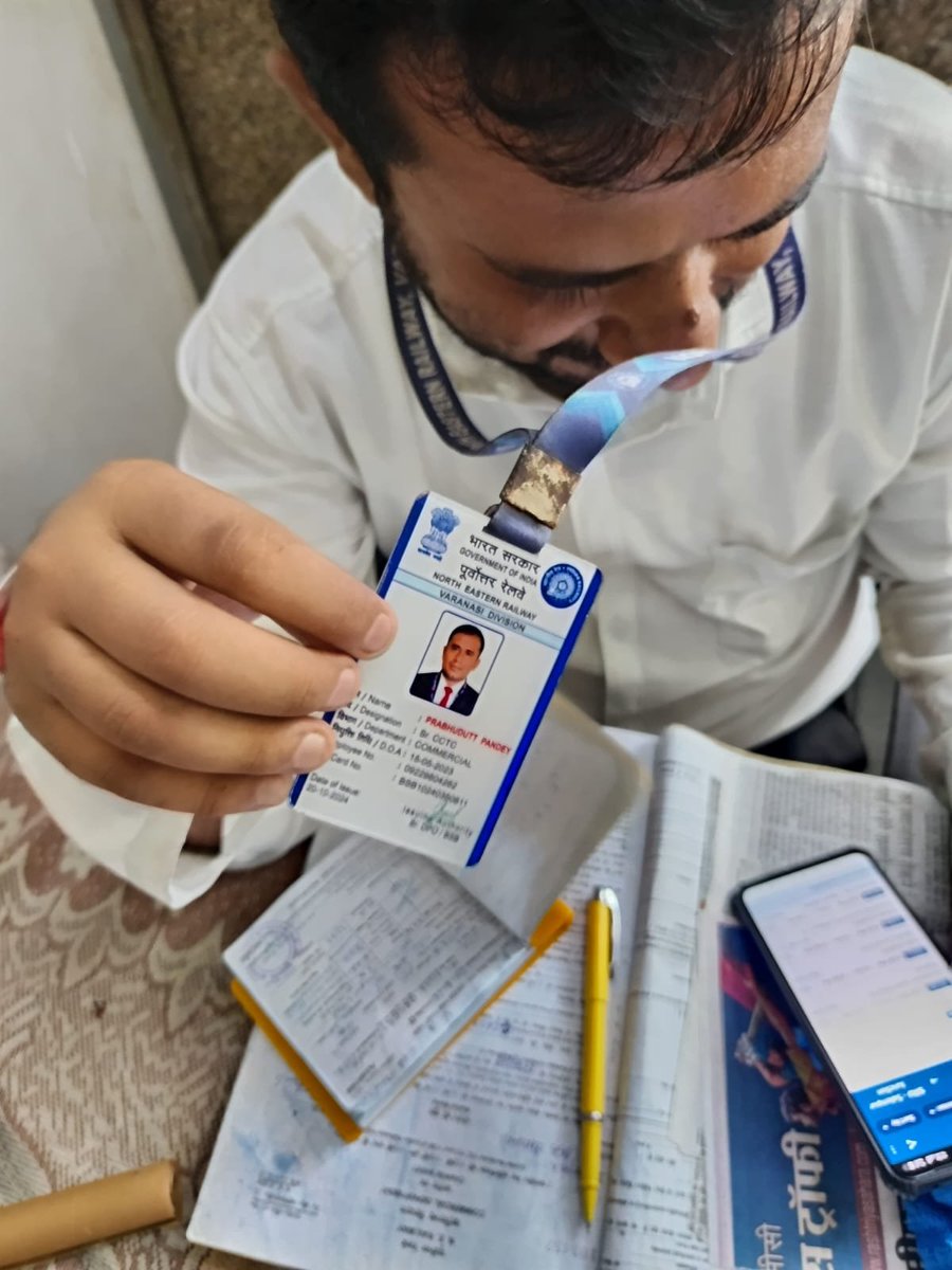 BajrangdalMarve's tweet photo. A 19-year-old passenger traveling from Jaunpur to Salempur briefly got down at Azamgarh station. A TTE asked him to show his ticket. The passenger informed the TTE that his ticket was inside his bag on the train and requested permission to board and show it, but the train departed with all his luggage still onboard, leaving him stranded at Azamgarh station.

We request an immediate inquiry, assistance in tracing the luggage, and appropriate action if any lapse is found. Kindly help the passenger at the earliest.

@RailMinIndia @AshwiniVaishnaw @RailwaySeva @GMNERailway @drmvaranasi @RPF_INDIA @rpfnrindia @UPGovt @Uppolice @azamgarhpolice

#IndianRailways #RailwaySeva #Azamgarh #PassengerSafety #HelpNeeded