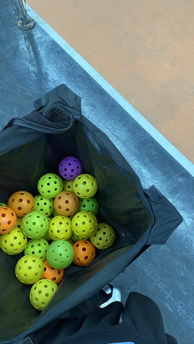 hooliganjo's tweet photo. 🧃 pickle jar https://t.co/KrNd4aDlav
