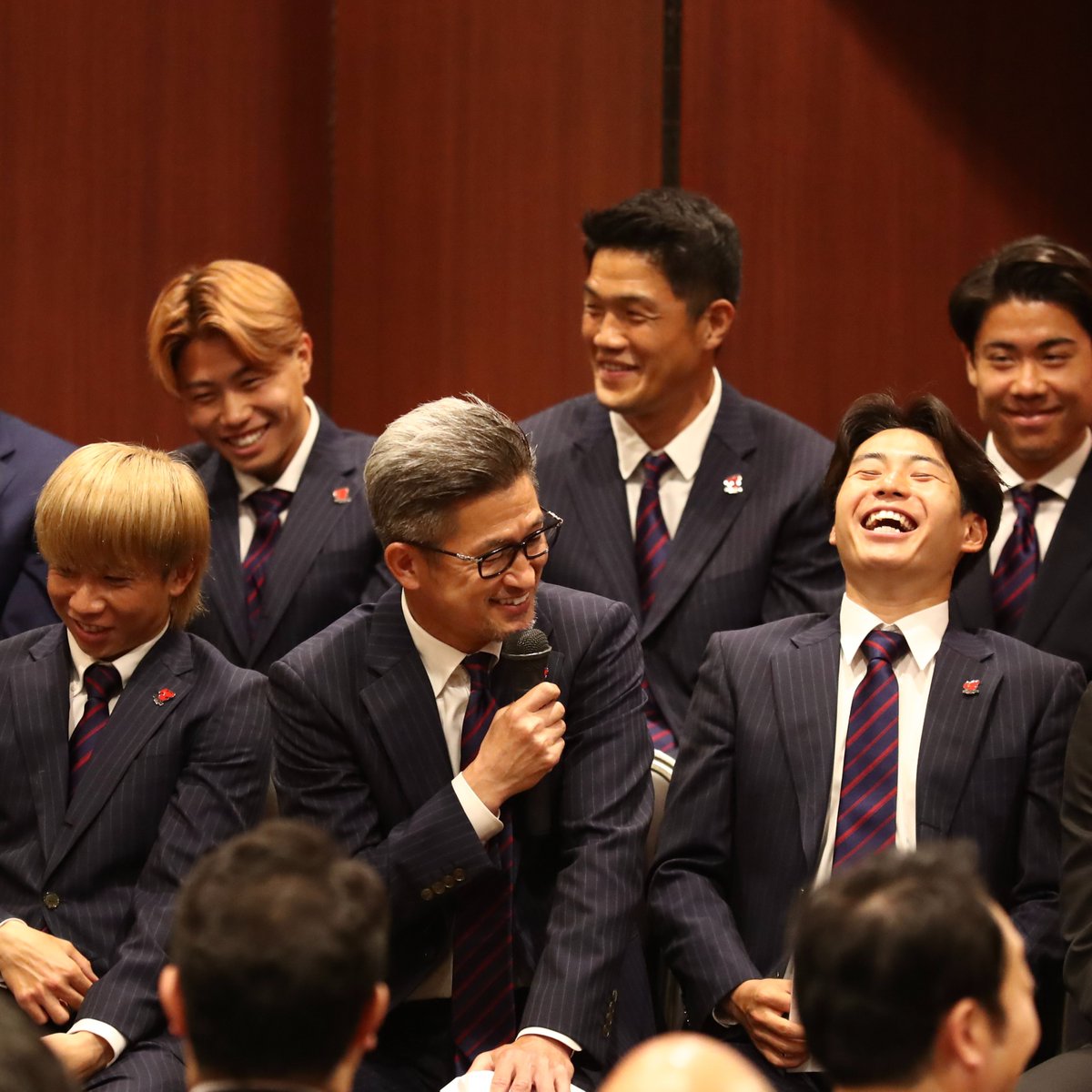fufc_staff's tweet photo. 本日、エルティ ウェディング・パーティ エンポリアムにて、「2026/27シーズン出陣式 ～クラブビジョン共有・新チームお披露目～」を開催し、約500名の方に来場いただきました✨🙇‍♀️

今シーズンも、熱く力強い後押しをよろしくお願いいたします💪

#福島ユナイテッド
