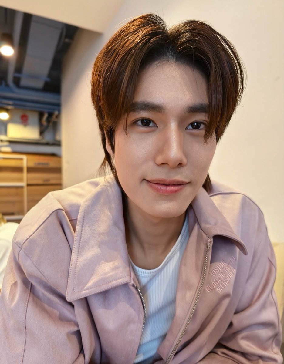 misswinmetawin's tweet photo. this kind of pictures that your bf took because he thinks you’re cute at the moment 😭😭😭😭🩷🩷🩷🩷 https://t.co/t0eu5PXGzM