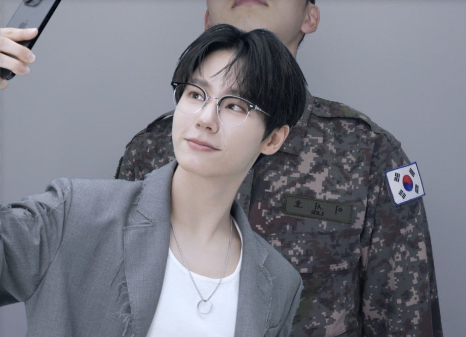 Nezu_9698's tweet photo. 드디어 #섷눙 네컷😍😍😍😍 https://t.co/fkgFsJALsy