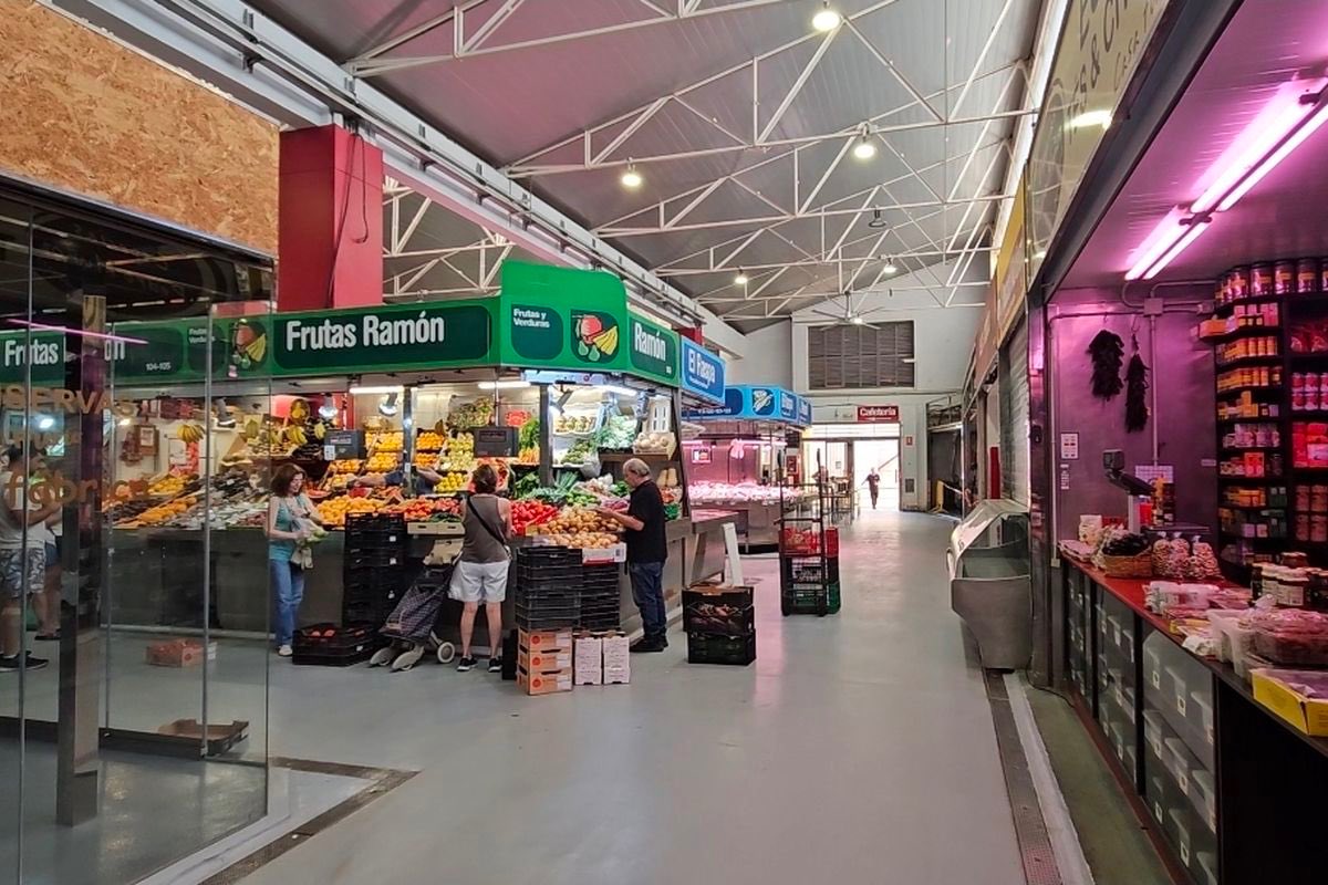 AytoCartagenaES's tweet photo. 🅿️🛍️Desde el @AytoCartagenaES vamos a licitar este verano los aparcamientos y 25 nuevos puestos del Mercado de Santa Florentina.

🧑🏻‍🏫Estas actuaciones se suman a la próxima apertura de la nueva aula gastronómica de la plaza de abastos.

Más info en https://t.co/lrOzGfyoOv https://t.co/whkHtJXH9N