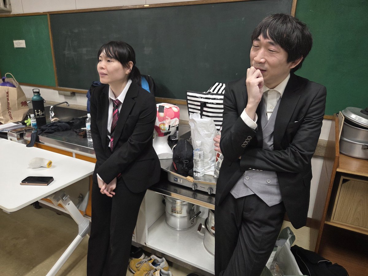doujin_souen's tweet photo. 今作もスーツキャラはいますよん✨

…いいですよね…スーツ…
ピシッとクールに決まる感じ…

癖です(中の人)

#ワンダー想演 https://t.co/bqZ52Embhm