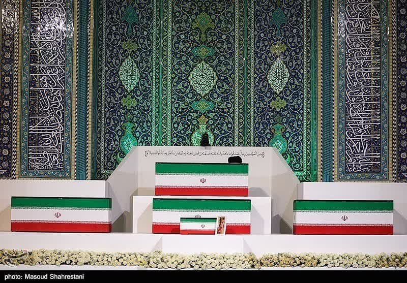 asra_313_'s tweet photo. - ما را به سخت جانی خود این گمان نبود :)
من مانده ام غم تشییع پیکرت . .
#حی_علی_التهران https://t.co/SiU66WWrq5
