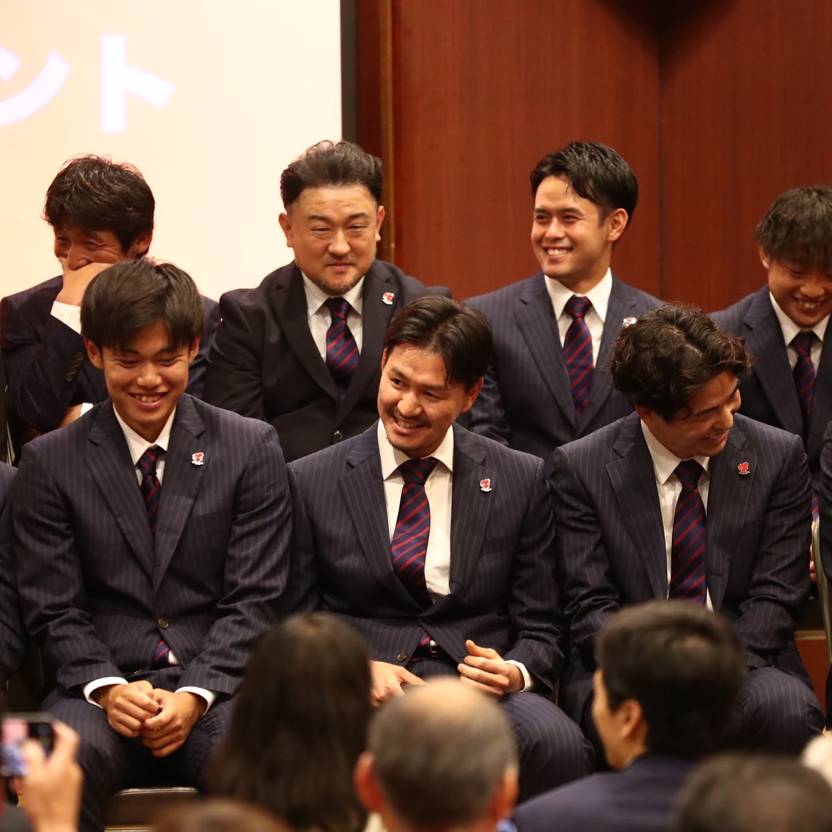 fufc_staff's tweet photo. 本日、エルティ ウェディング・パーティ エンポリアムにて、「2026/27シーズン出陣式 ～クラブビジョン共有・新チームお披露目～」を開催し、約500名の方に来場いただきました✨🙇‍♀️

今シーズンも、熱く力強い後押しをよろしくお願いいたします💪

#福島ユナイテッド