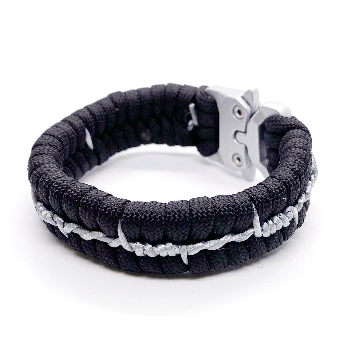 Lionel3l's tweet photo. NEW ITEM
Barbed Wire 有刺鉄線ブレスレット【タクティカルバックル】
有刺鉄線ブレスレット【シャックル】【サイズ可変タイプ】
20:30に公開いたします!
厨二感全開のバックルか、大人なシャックルか
プロフからどうぞ!
#ハンドメイド
#有刺鉄線
#BarbedWire https://t.co/3r5IKte02x