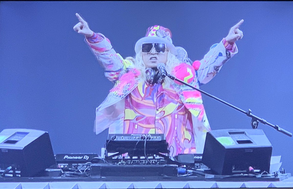 stonemimic's tweet photo. デレミュのステージに男性入れたのは英断という意見もありましが

数年前に前例がありましてね… https://t.co/fpmIsT74V2