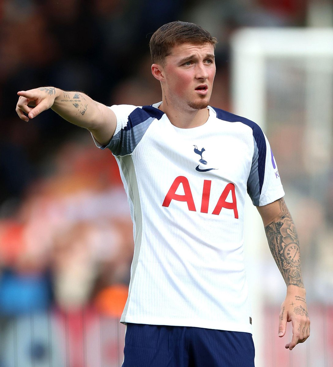ChrisCowlin's tweet photo. "Celtic are accelerating their transfer talks with Tottenham Hotspur for Alfie Devine. The Hoops have been monitoring the 21-year-old midfielder's progress since last season and are keen on securing his services. Tottenham Hotspur are likely to allow Devine to leave permanently this summer." - Glasgow Times

#COYS #THFC