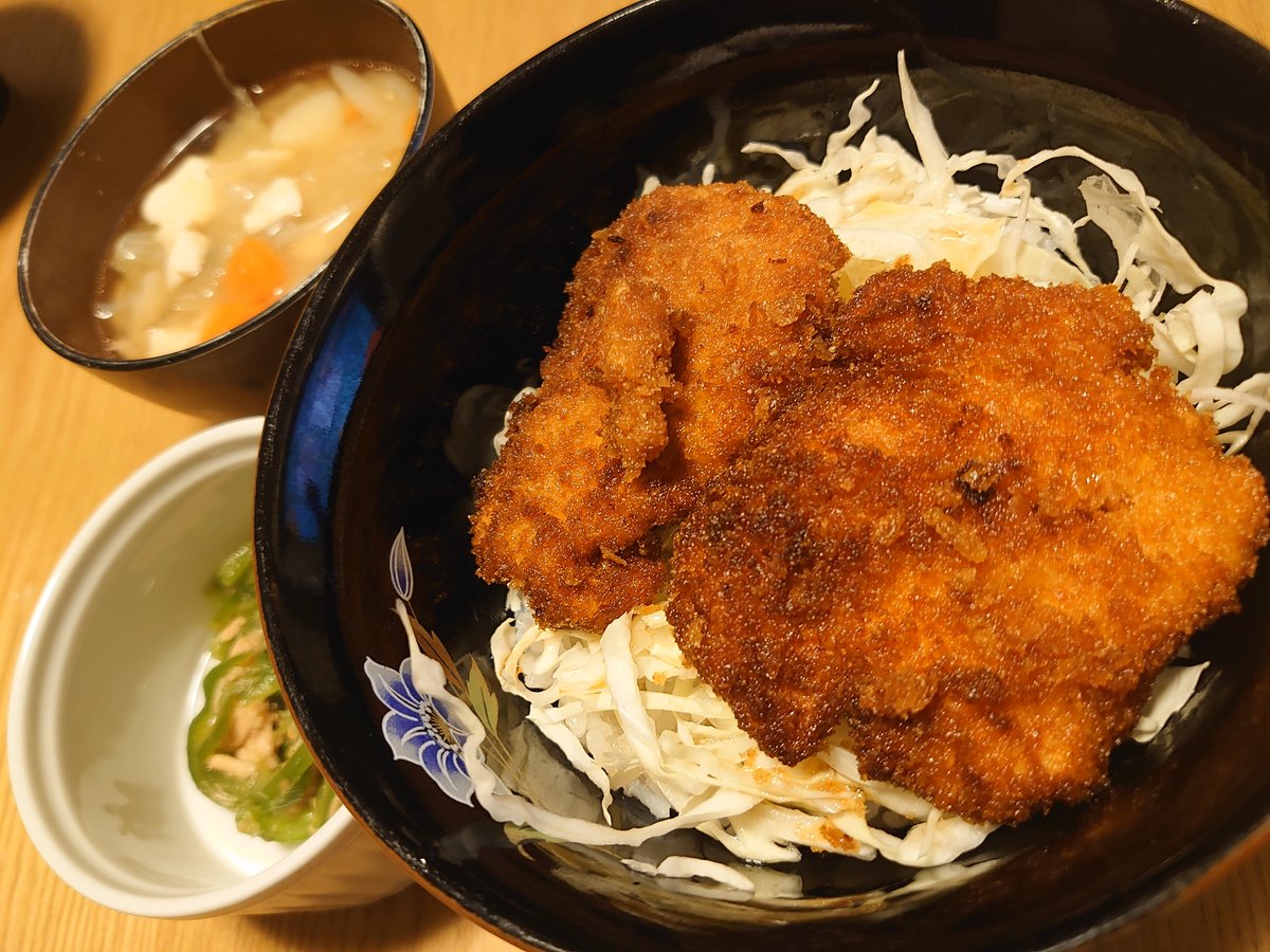 _inoha_'s tweet photo. 鶏カツ丼のタレがすごく好き https://t.co/6ocUDLgONV