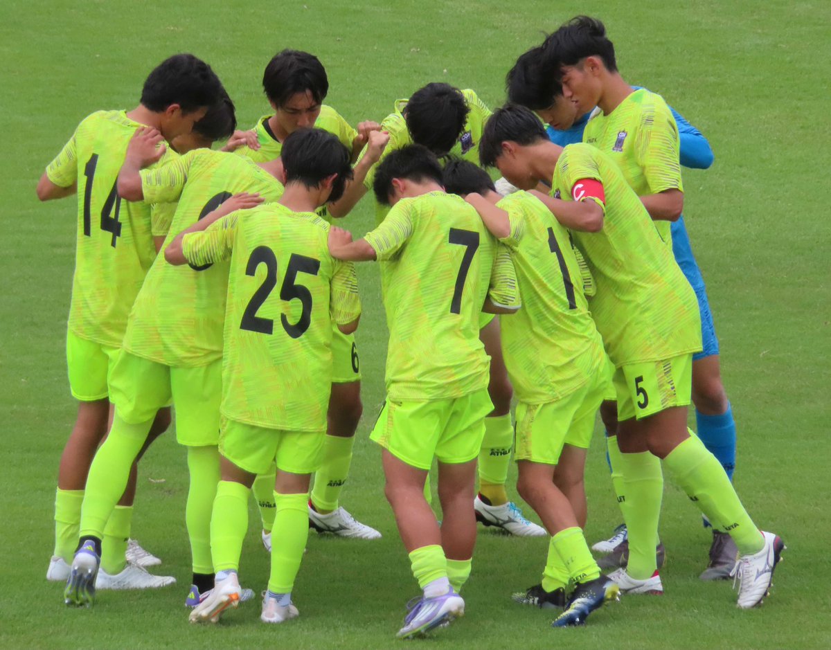 pivo00606444's tweet photo. 2️⃣種 高円宮杯 JFA U-18
　  サッカーリーグ2026 ⚽️

千葉県 Div.1
【 Results 】第9節

レイソルB -0-2 習志野
東京学館浦安 0-4 中央学院
拓大紅陵 0-1 市立船橋B
ジェフB 2-1 専修大松戸
流経大柏C 2-2 八千代

市立船橋Bが勝利で首位 ✨
中央学院が快勝で3位浮上 ✌️
習志野もジェフも勝利で浮上 👍 https://t.co/0LUe53yFce