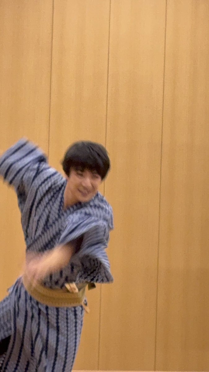 BOYMEN_honda's tweet photo. 第2回「本ちゃんと楽しむ歌舞伎附け打ちの世界」ありがとうございました！

附け打ちの第一人者・山﨑徹さんによる濃密レクチャーで、歌舞伎が更に楽しくなること間違い無しの会になりました。感謝です！
※写真は座学的トークと体験パート、そして実演で荒ぶる本田です。荒ぶりながらも楽しげだなぁ。 https://t.co/tWmEYCuYy9