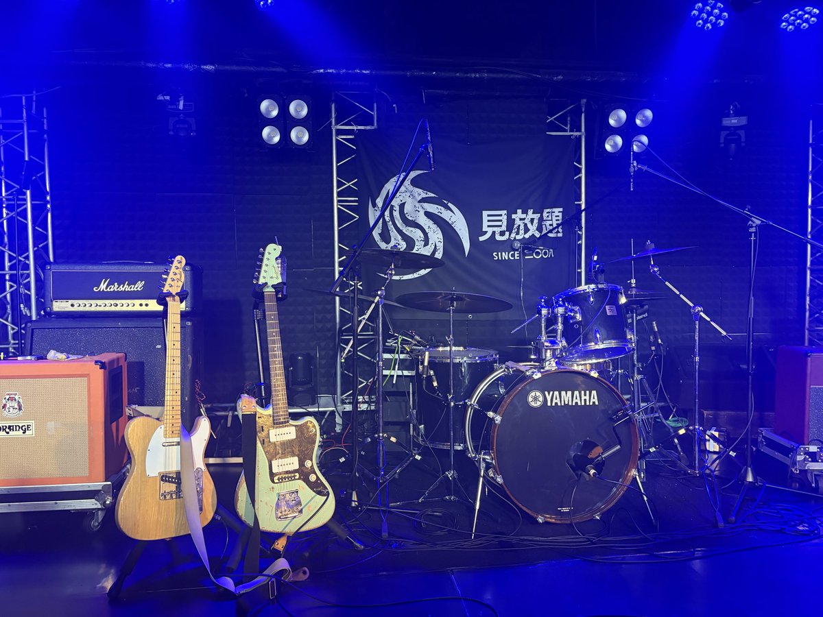 a33TewwhoozoF3f's tweet photo. 見放題名古屋っーー!
osageっ 今日も素晴らしいカッコ良さで
熱くて暑くて ステージもフロアも
全員もれなく汗だくでしたー( ᐛ )و
楽しかったー、すっごく楽しかったー
(帰り際 ケンタくんの足元見て昇天😇)
#見放題名古屋
#osage https://t.co/k1FSWOSzq9