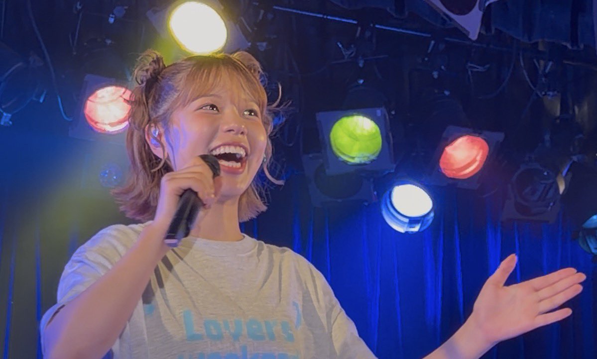 asmi_mana's tweet photo. ①久々にみんなの声聞けるかな…なあすち
②みんな、いけるよね？？なあすち
③すっごーーーーい！なあすち
④みんなありがとーーー！なあすち
#asmi 
#asmi_LoversWeekend https://t.co/6kVqDth35x