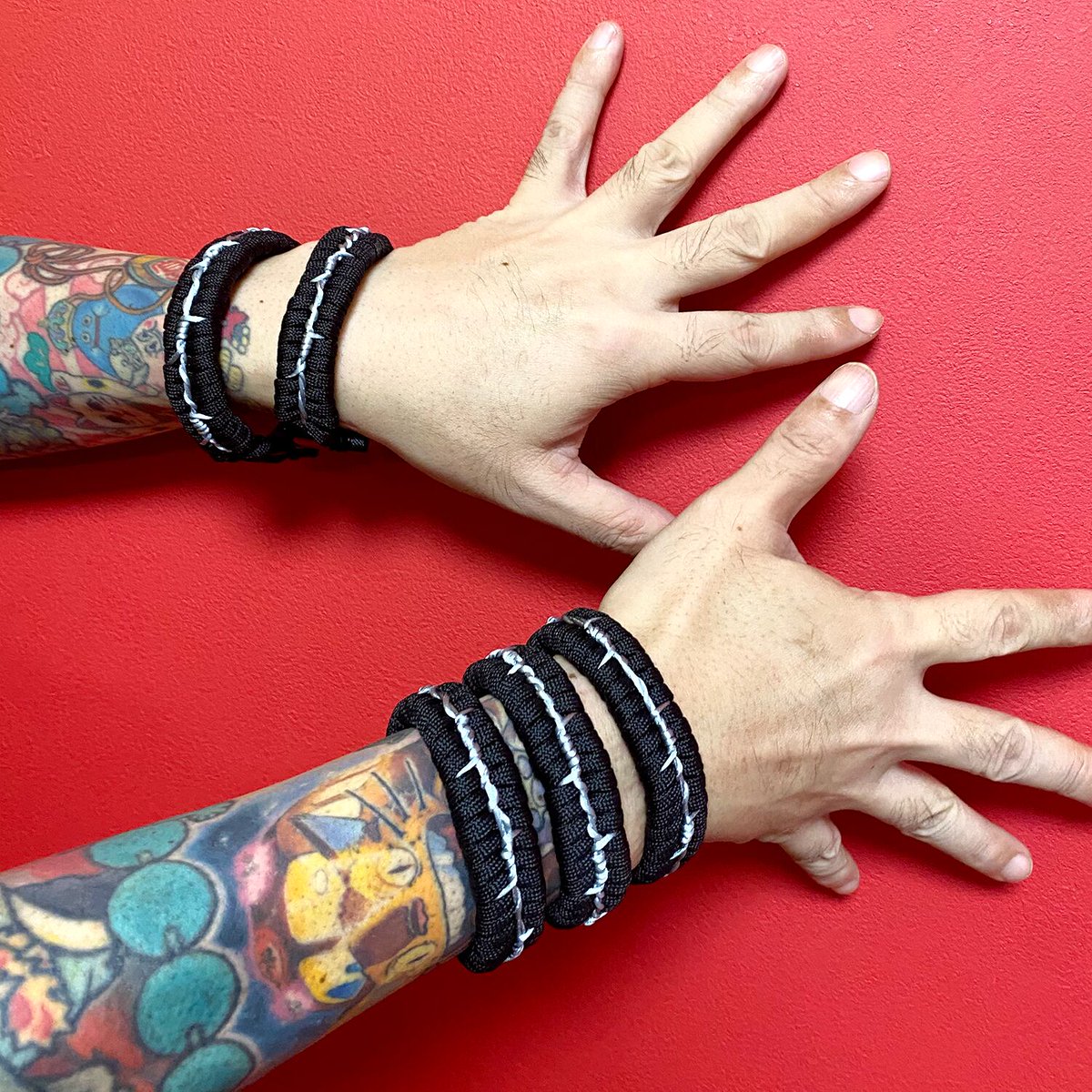 Lionel3l's tweet photo. NEW ITEM
Barbed Wire 有刺鉄線ブレスレット【タクティカルバックル】
有刺鉄線ブレスレット【シャックル】【サイズ可変タイプ】
20:30に公開いたします!
厨二感全開のバックルか、大人なシャックルか
プロフからどうぞ!
#ハンドメイド
#有刺鉄線
#BarbedWire https://t.co/3r5IKte02x