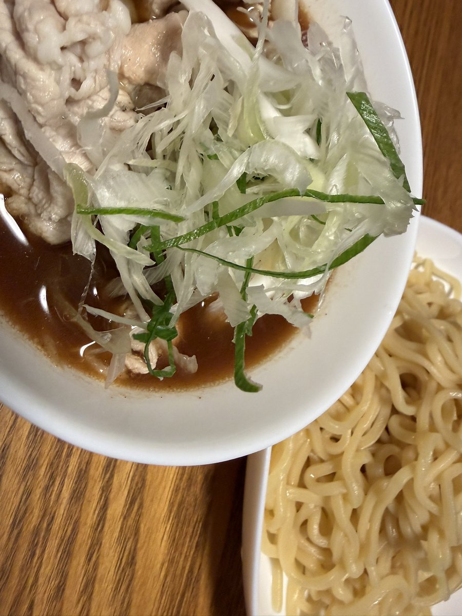 ra00029's tweet photo. 鰹節とカツオ https://t.co/pc0wLhGxSa