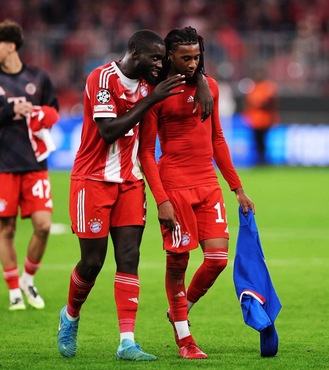VibesFoot's tweet photo. 🗣️ Dayot Upamecano 🇫🇷 : « Michael Olise au Bayern ? 𝗜𝗟 𝗩𝗔 𝗥𝗘𝗦𝗧𝗘𝗥, 𝗜𝗟 𝗩𝗔 𝗥𝗘𝗦𝗧𝗘𝗥 ! » ❤️🤍

🎙️ Zone mixte https://t.co/OcVSOHiM2N