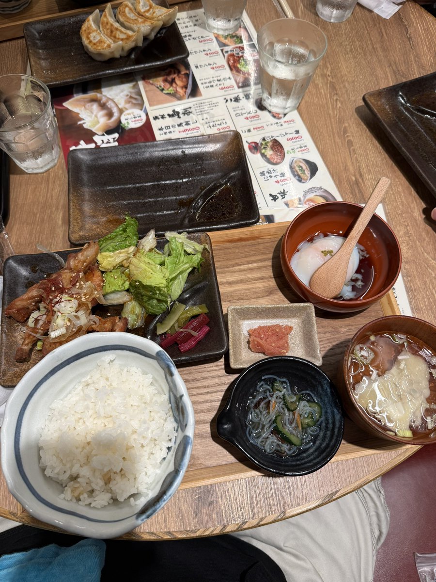 790125's tweet photo. 餃子
油淋鶏定食 https://t.co/nSSudsjFGv