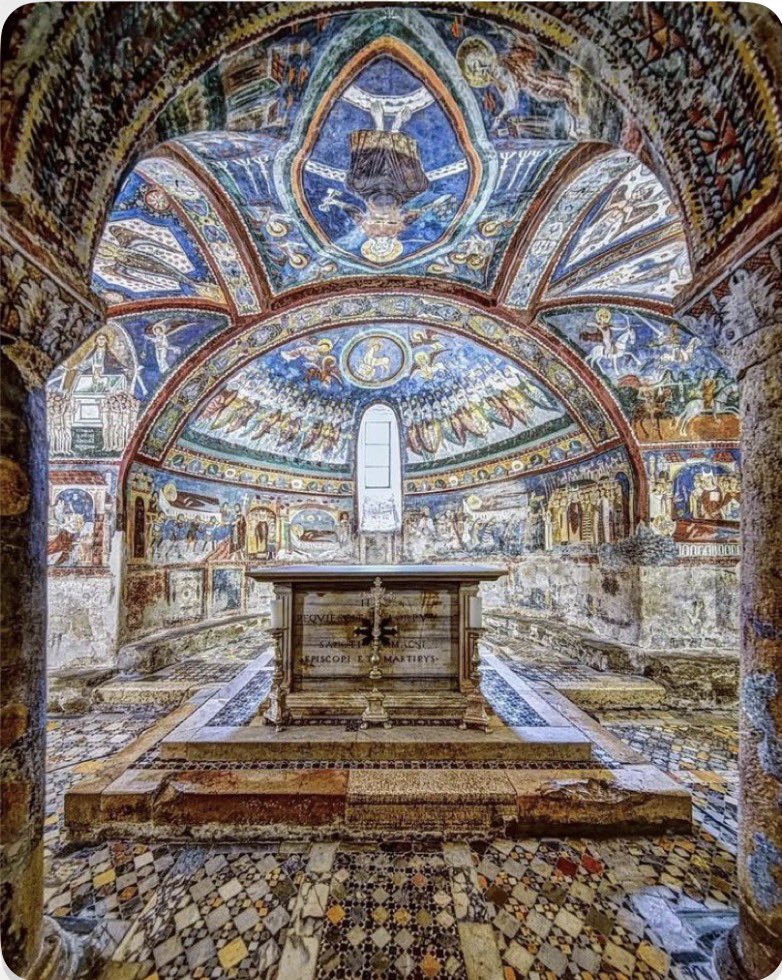 AlBlaineau's tweet photo. L’extraordinaire crypte de San Magno à Anagni, en Italie https://t.co/Ui54v5HCjo