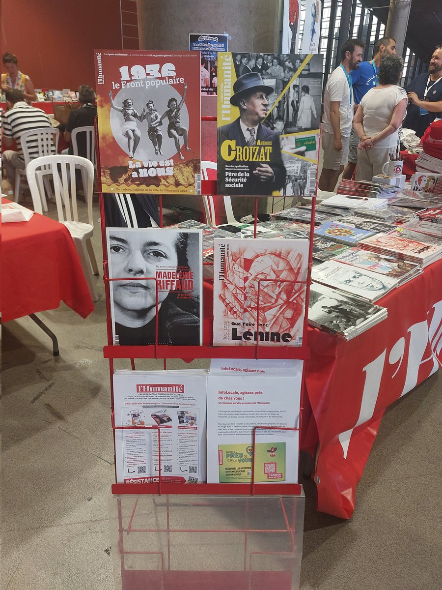 leomouren's tweet photo. 40e congrès du PCF https://t.co/KlxWcEq1ES