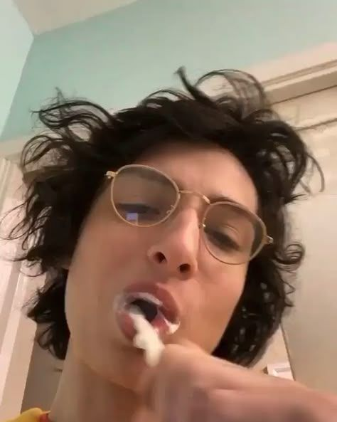 finn wolfhard hair tweet media