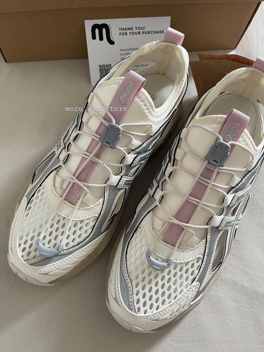 bldooming's tweet photo. PANTESAN ASICS BANYAK YANG SUKA... Naksir parah sama yang ini, colorwaynya cantik banget 🥺 https://t.co/0nvuN8PRte