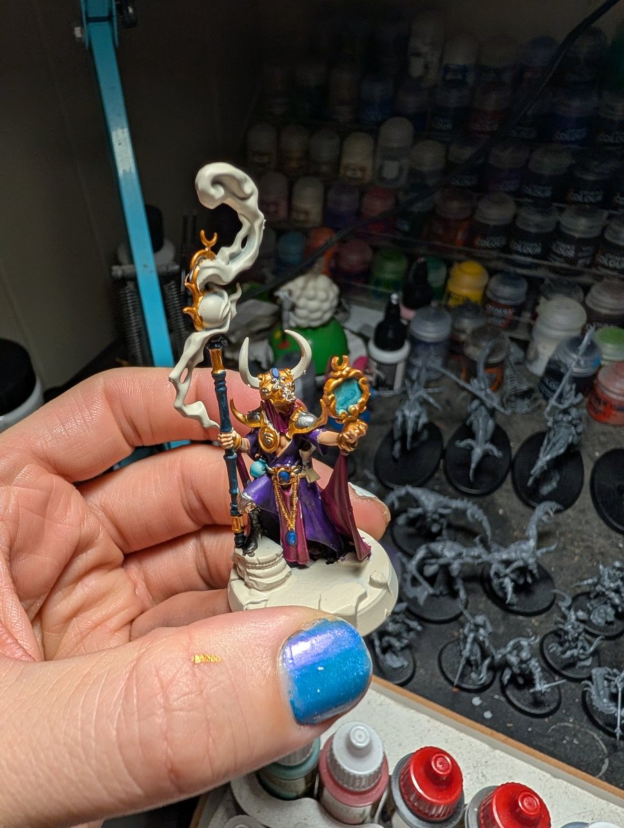 fujinotsukimaru's tweet photo. Back to painting minis. Really like the way colors came out here #warhammer #aos https://t.co/G7ScOFbEkD