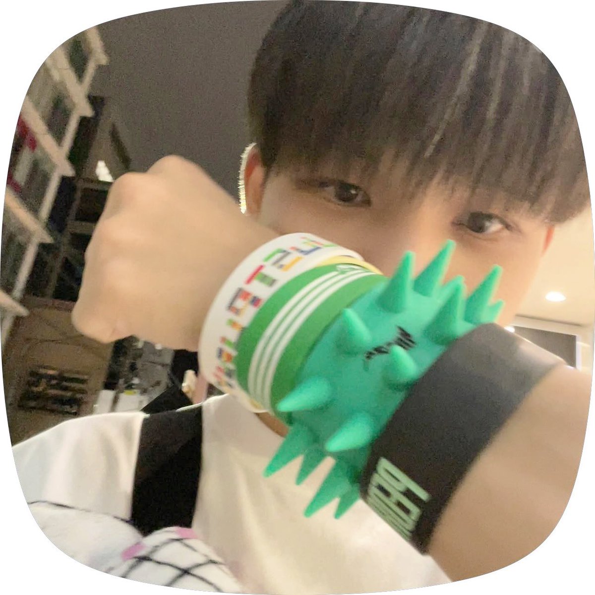 pdr_yoa's tweet photo. サバシスター(ズ)を摂取+ザ50回転ズめちゃくちゃ良かった+ハートランド飲んでめちゃくちゃ気分がいい https://t.co/UoCtIBIlfW