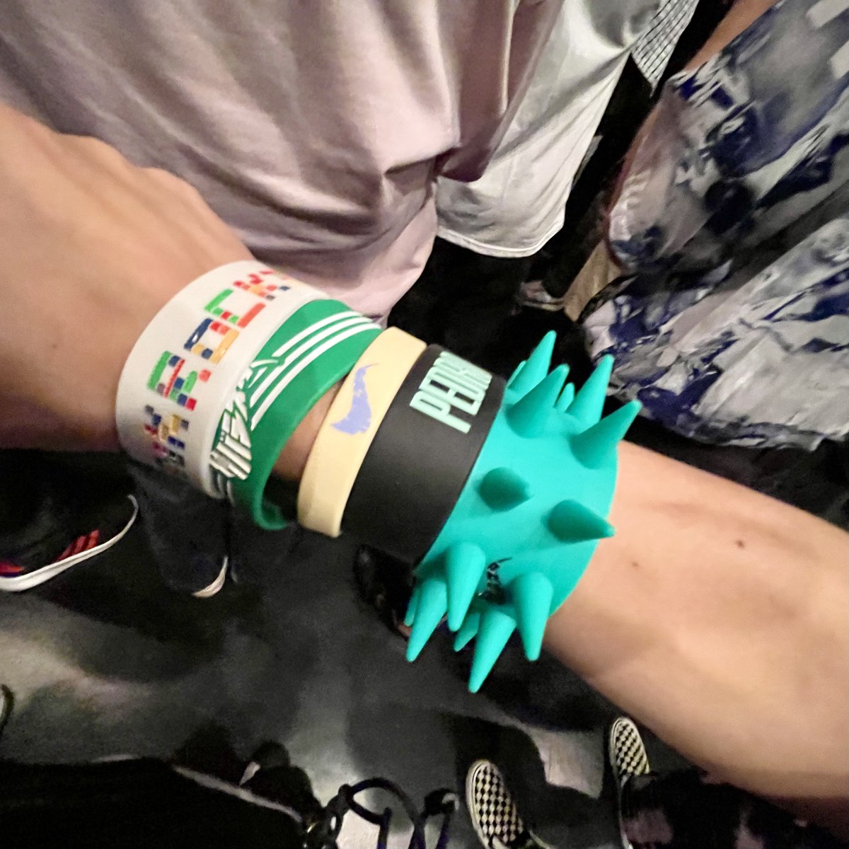 pdr_yoa's tweet photo. サバシスター(ズ)を摂取+ザ50回転ズめちゃくちゃ良かった+ハートランド飲んでめちゃくちゃ気分がいい https://t.co/UoCtIBIlfW