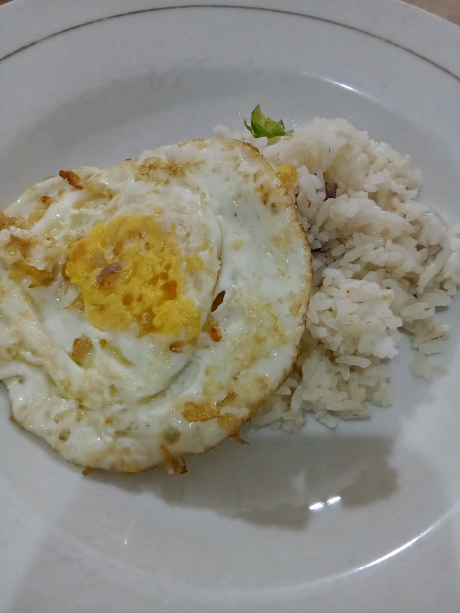 atjaneee's tweet photo. ak abis masak nasgor https://t.co/ctrIh6XKLl