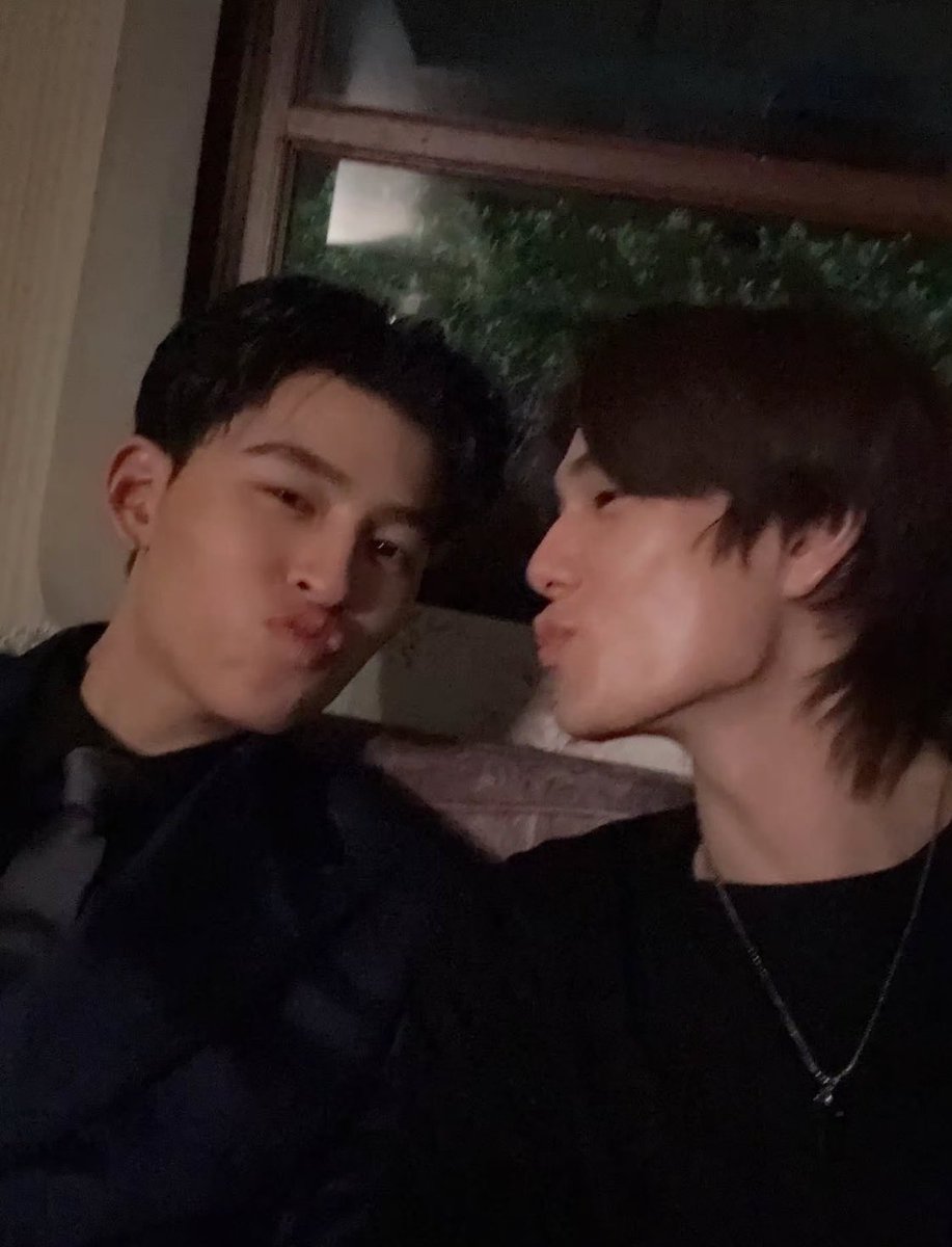 seetheright_1's tweet photo. แล้วพวกฮีเล่นจุ๊บกันแบบนี้เป็นประจำเลยเหรอ กุเดรสสสสสสส 🫠🫠🫠🫠🫠🫠🫠🫠🫠🫠🫠🫠🫠🫠🫠🫠🫠🫠🫠🫠🫠🫠🫠 https://t.co/EarX7EmDp5
