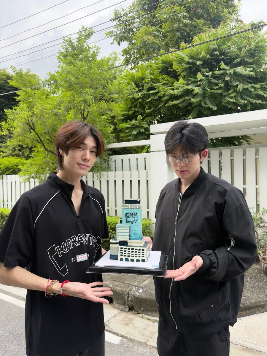 ll. 🦢 tweet media
