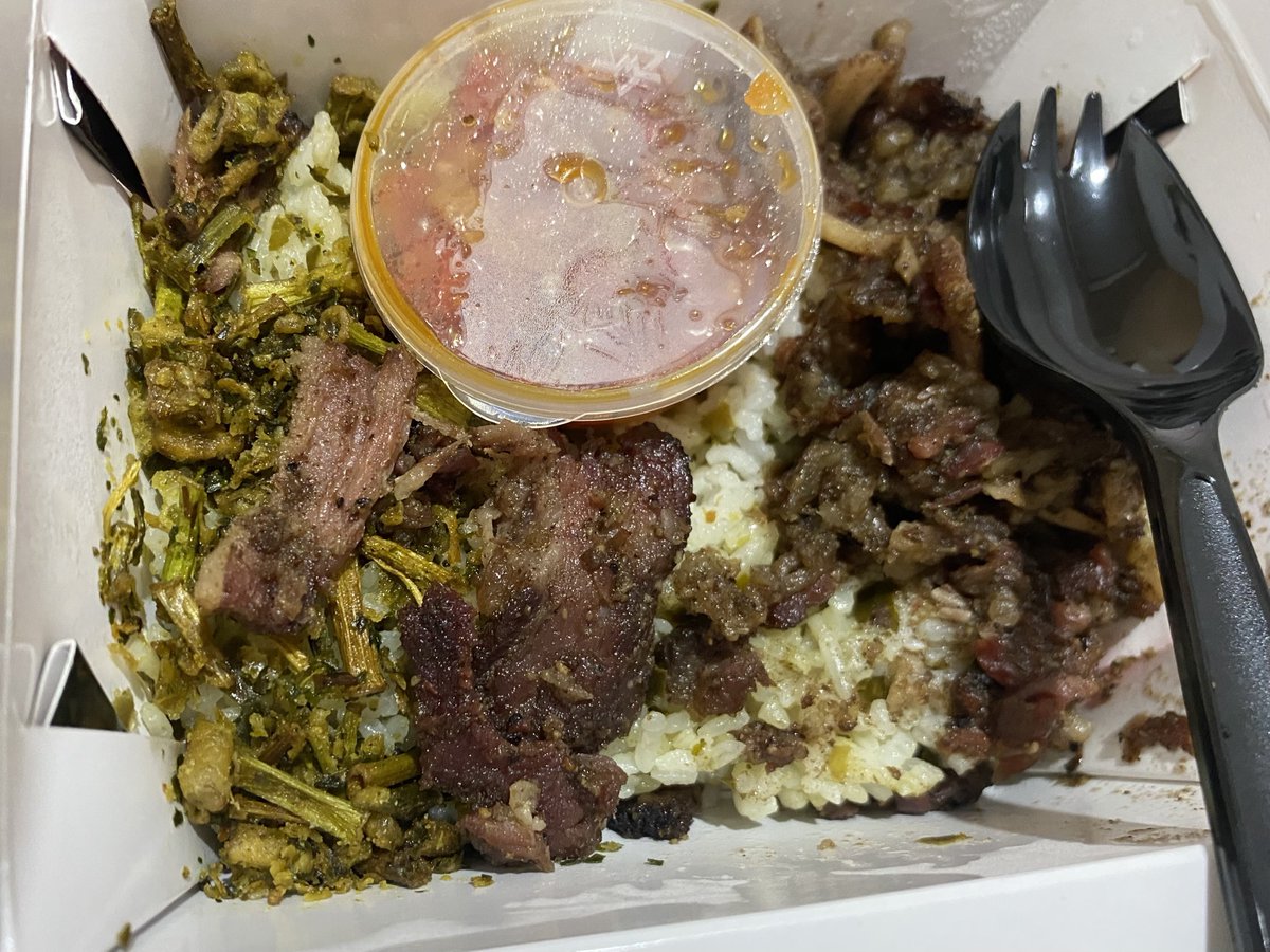 Jakartalk's tweet photo. Gue Simple
Gue Persija
Gue Laper
Gue Order Se’Indonesia

Nasi daun jeruknya nyandu no debat! https://t.co/XMOWgvqXXm