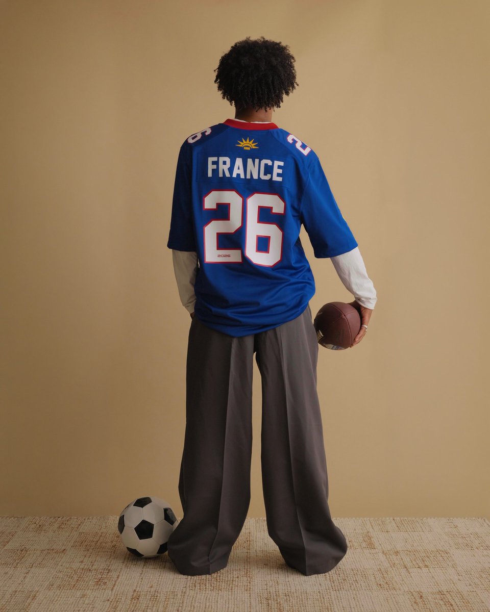 NFLFrance's tweet photo. 🇫🇷 Le maillot @equipedefrance @FFF à la sauce NFL est toujours disponible sur le NFL Shop Europe !

🔗 https://t.co/lHoq0V7VCn https://t.co/mLat1XD6FL