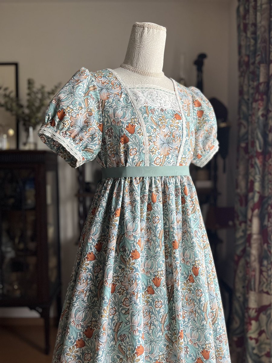 New Arrivals》 ゴールデンリリーのワルツドレス ウィリアム・モリスの