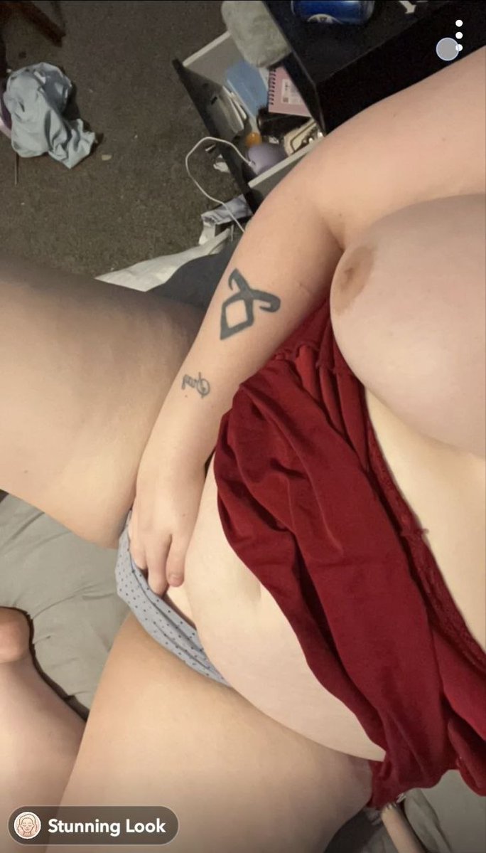 Alpha_FluidDump's tweet photo. Roe, shes 32, shes easy to take advantage of https://t.co/T4eSGavNLf