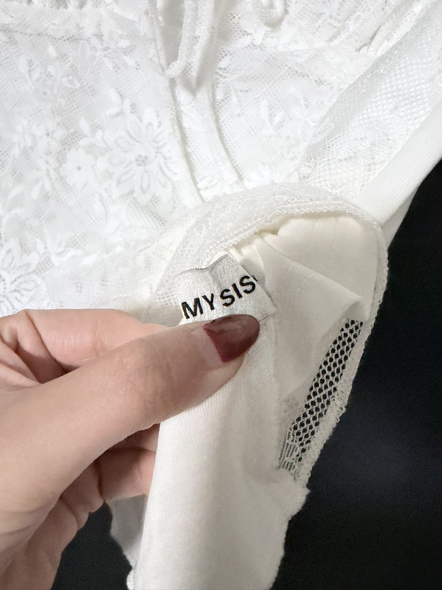amyourbib's tweet photo. #ส่งต่อเสื้อผ้า #ส่งต่อเสื้อผ้ามือสอง #ส่งต่อเสื้อผ้าราคาถูก
📍Mysis Luna Lace Tie Top 
Size S (อก38-26) สีขาว ลูกคุณมากกก
🏷️ ราคา 190฿ รวมส่ง (from373฿)
ใส่ครั้งเดียว สภาพกริบ99% https://t.co/9scP6eRu4R