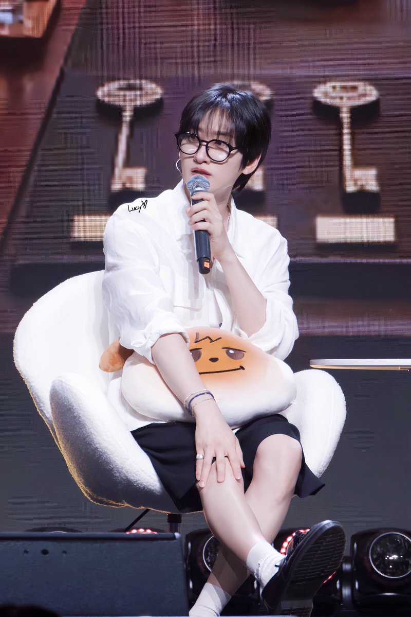 diary1300's tweet photo. 260705 HOTEL 203 in SHANGHAI

fashion🩳🩳🩳

#은혁 #EUNHYUK #이혁재 #李赫宰 #ウニョク
#슈퍼주니어 #SUPERJUNIOR https://t.co/H6QKDuEIKR