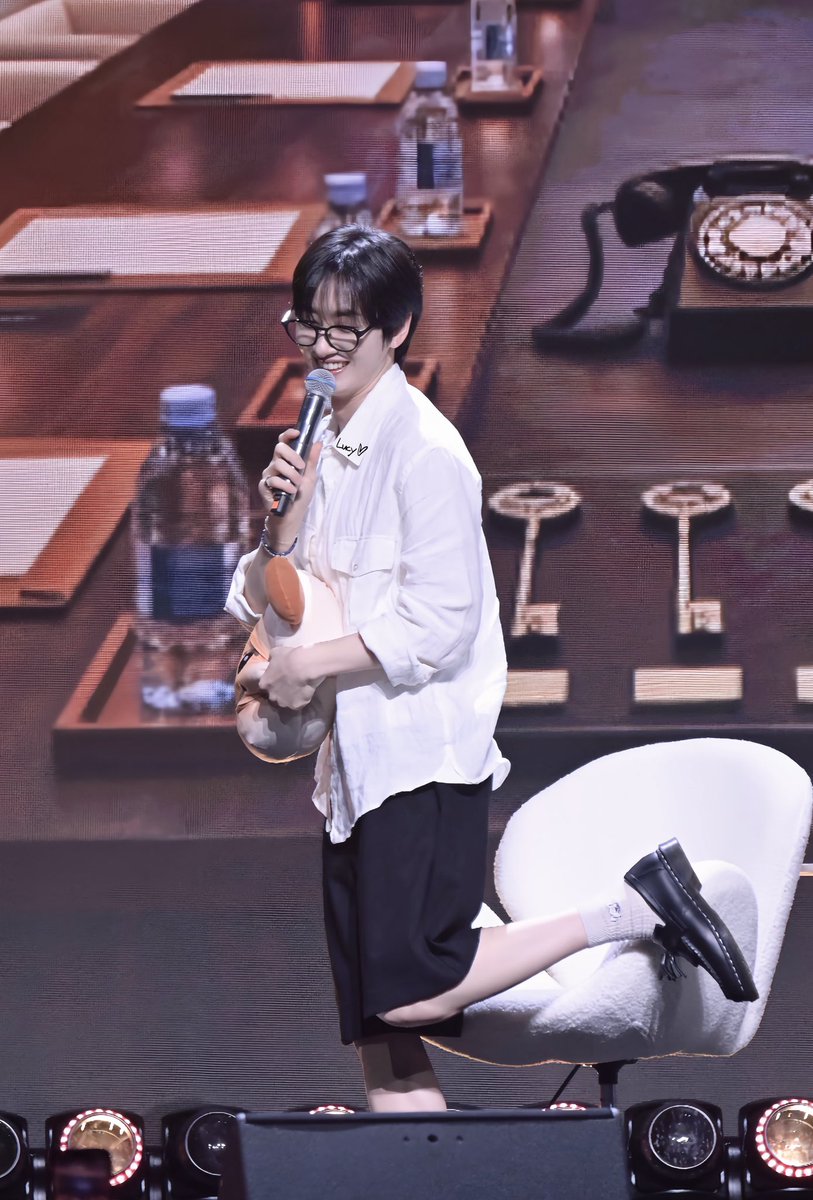 diary1300's tweet photo. 260705 HOTEL 203 in SHANGHAI

fashion🩳🩳🩳

#은혁 #EUNHYUK #이혁재 #李赫宰 #ウニョク
#슈퍼주니어 #SUPERJUNIOR https://t.co/H6QKDuEIKR
